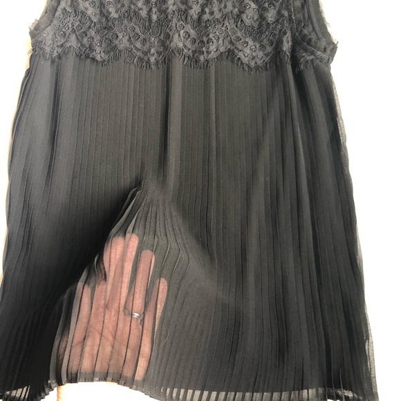 Loft Pleated and Lace sleeveless top - Picture 2 of 6